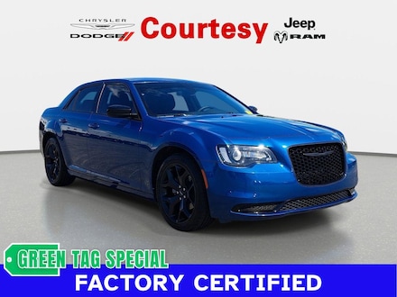 2023 Chrysler 300 Touring Sedan