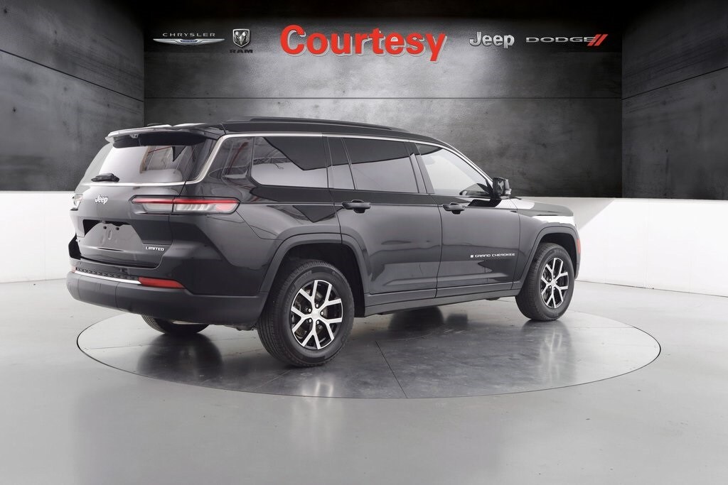 2024 Jeep Grand Cherokee L photo 3