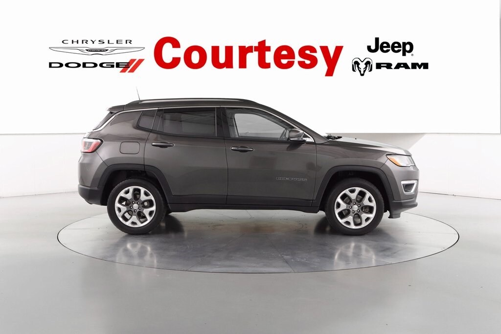 2019 Jeep Compass Limited photo 2