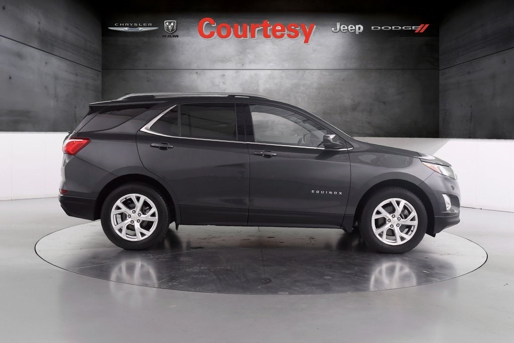 Used 2020 Chevrolet Equinox LT with VIN 2GNAXVEX3L6104441 for sale in Grand Rapids, MI