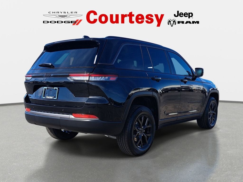 New 2026 Jeep Grand Cherokee LAREDO ALTITUDE 4X4 Sport Utility
