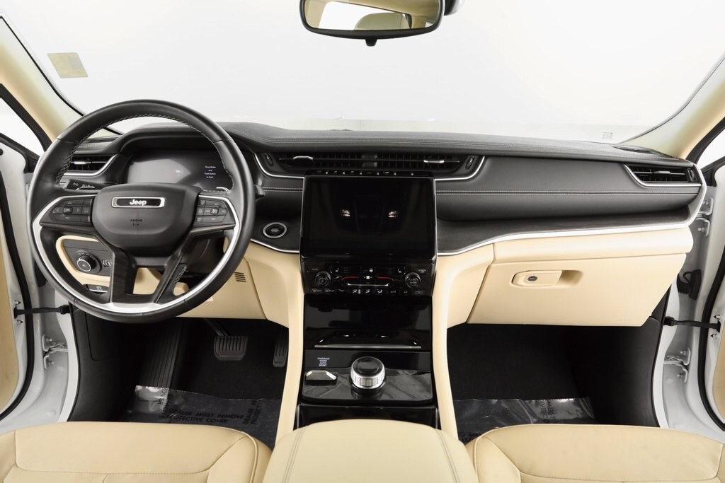 2022 Jeep Grand Cherokee Limited photo 2