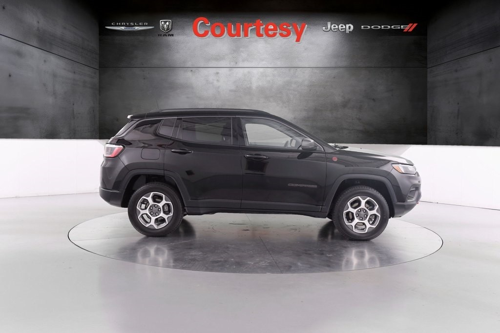 Used 2022 Jeep Compass Trailhawk with VIN 3C4NJDDB5NT163498 for sale in Grand Rapids, MI