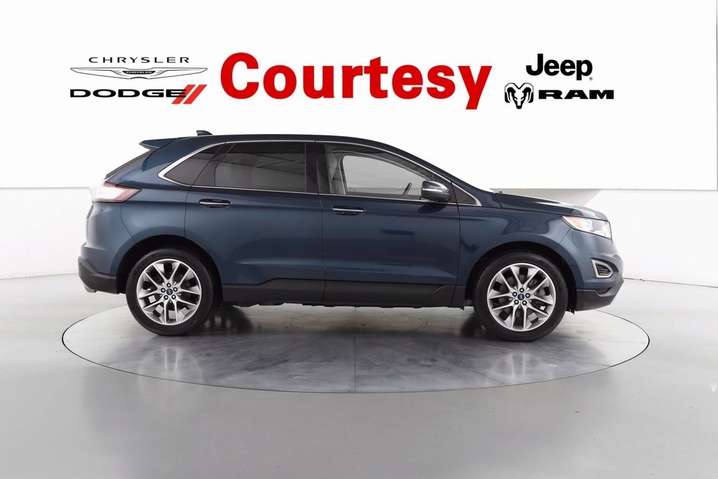 2017 Ford Edge Titanium photo 3