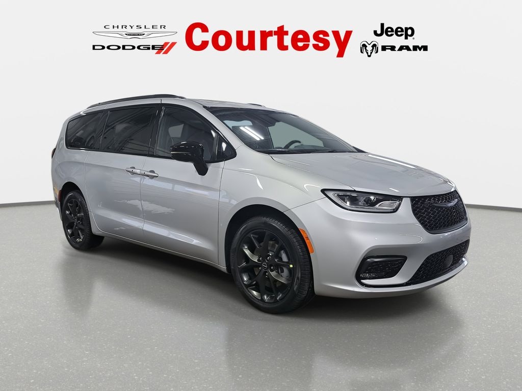 New 2026 Chrysler Pacifica LIMITED AWD Passenger Van