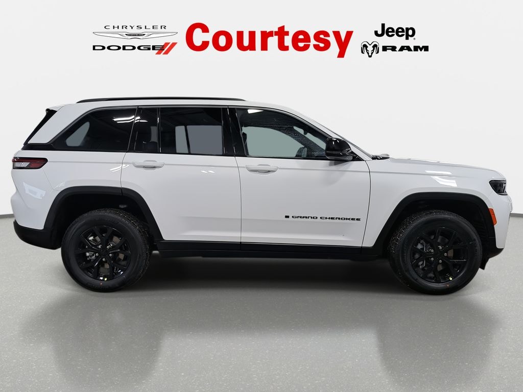 New 2026 Jeep Grand Cherokee LAREDO ALTITUDE 4X4 Sport Utility