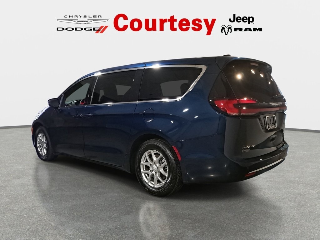 New 2025 Chrysler Pacifica SELECT Passenger Van