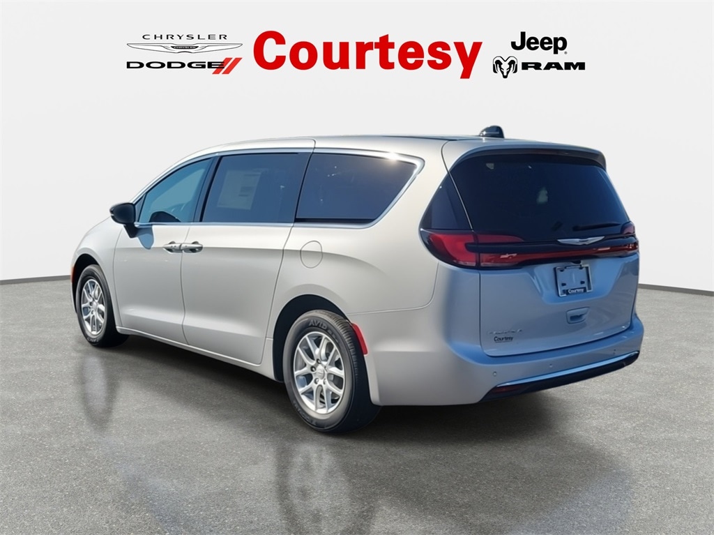 New 2026 Chrysler Pacifica SELECT Passenger Van