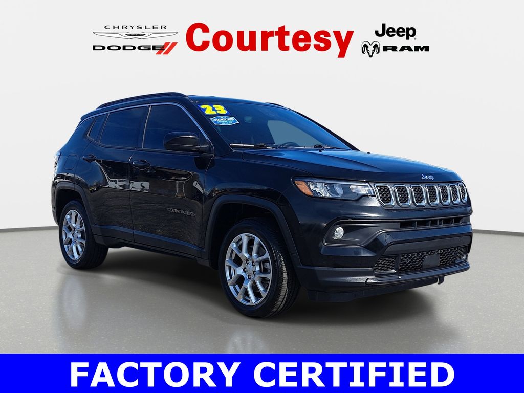 2023 Jeep Compass Latitude Lux 4X4's photo