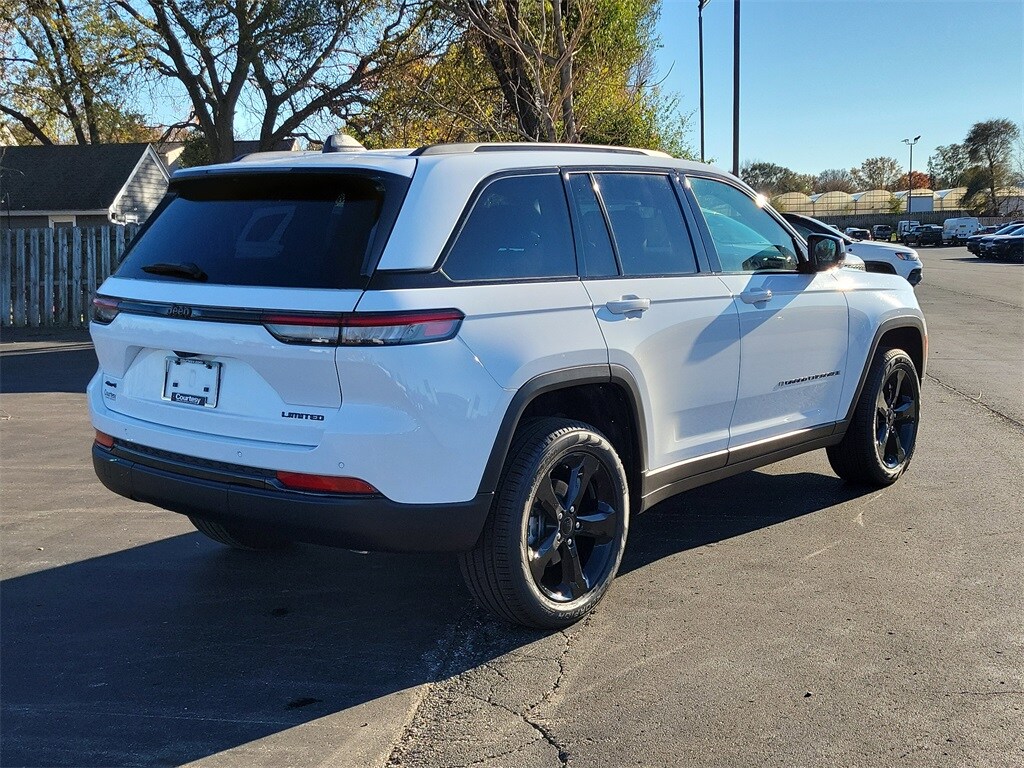 2025 Jeep Grand Cherokee Limited photo 4