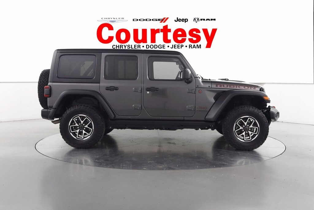 2024 Jeep Wrangler Rubicon photo 2