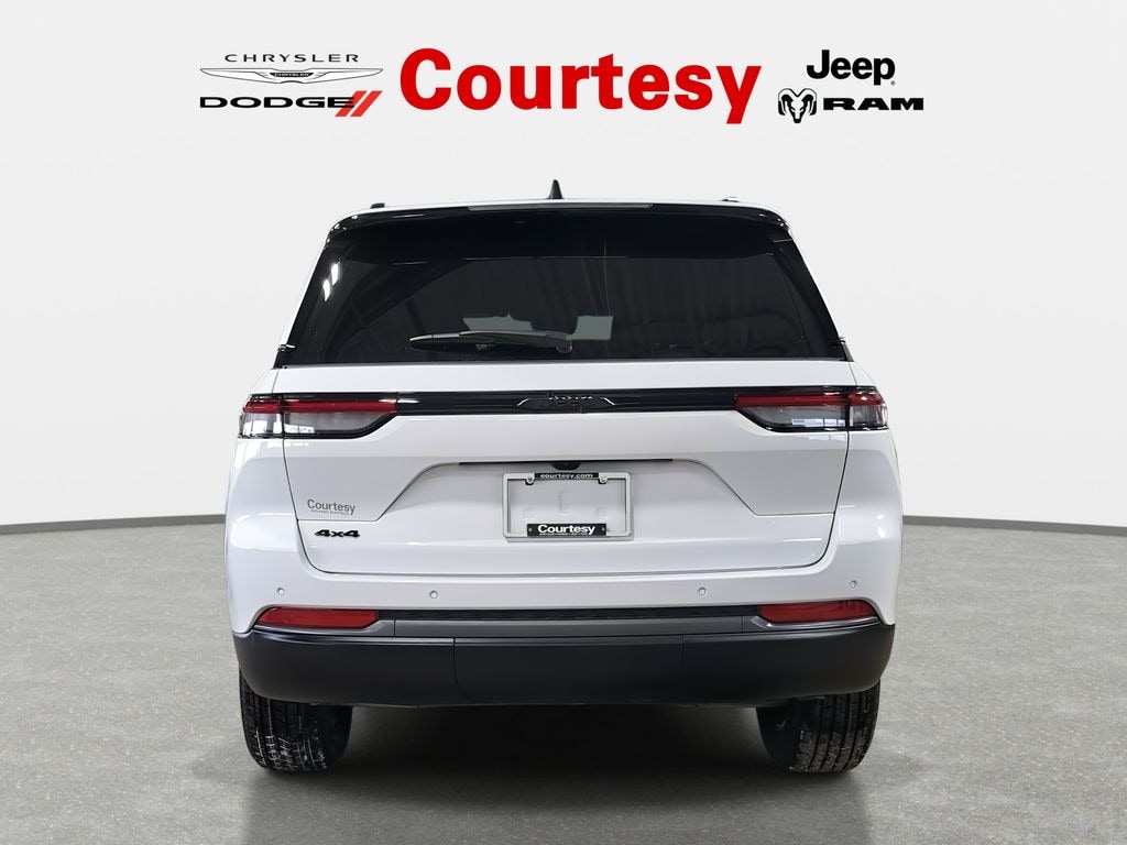 New 2026 Jeep Grand Cherokee LAREDO ALTITUDE 4X4 Sport Utility
