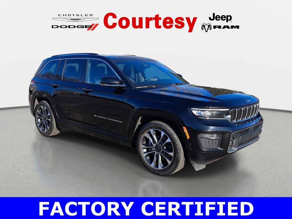 2023 Jeep Grand Cherokee Overland 4x4's photo