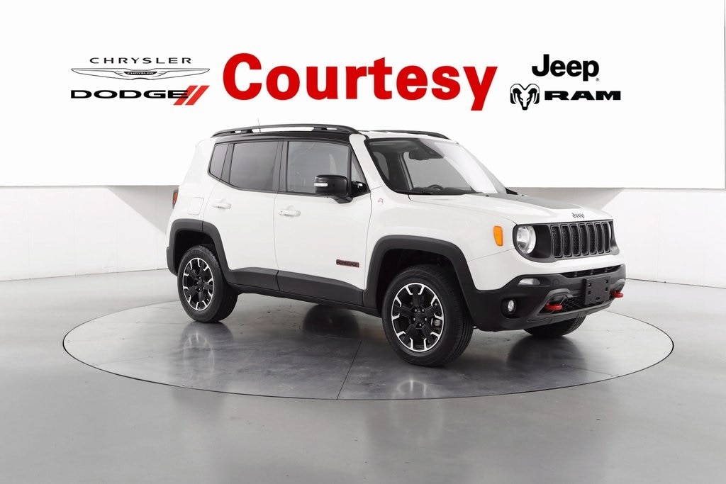 2023 Jeep Renegade Trailhawk's photo