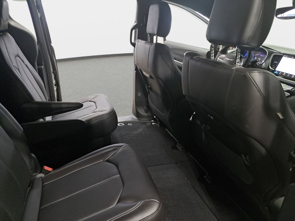 2026 Chrysler Pacifica Select - Photo 11