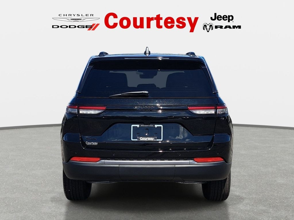 New 2026 Jeep Grand Cherokee LAREDO ALTITUDE 4X4 Sport Utility