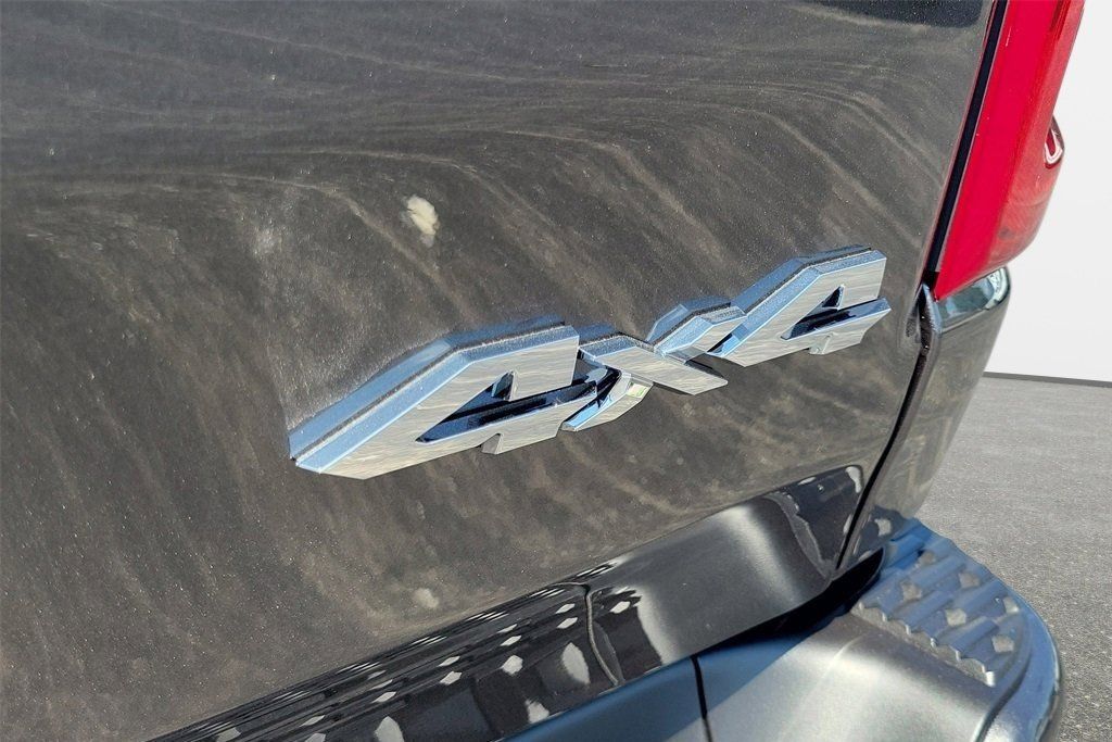 2026 RAM 1500 Laramie - Photo 6