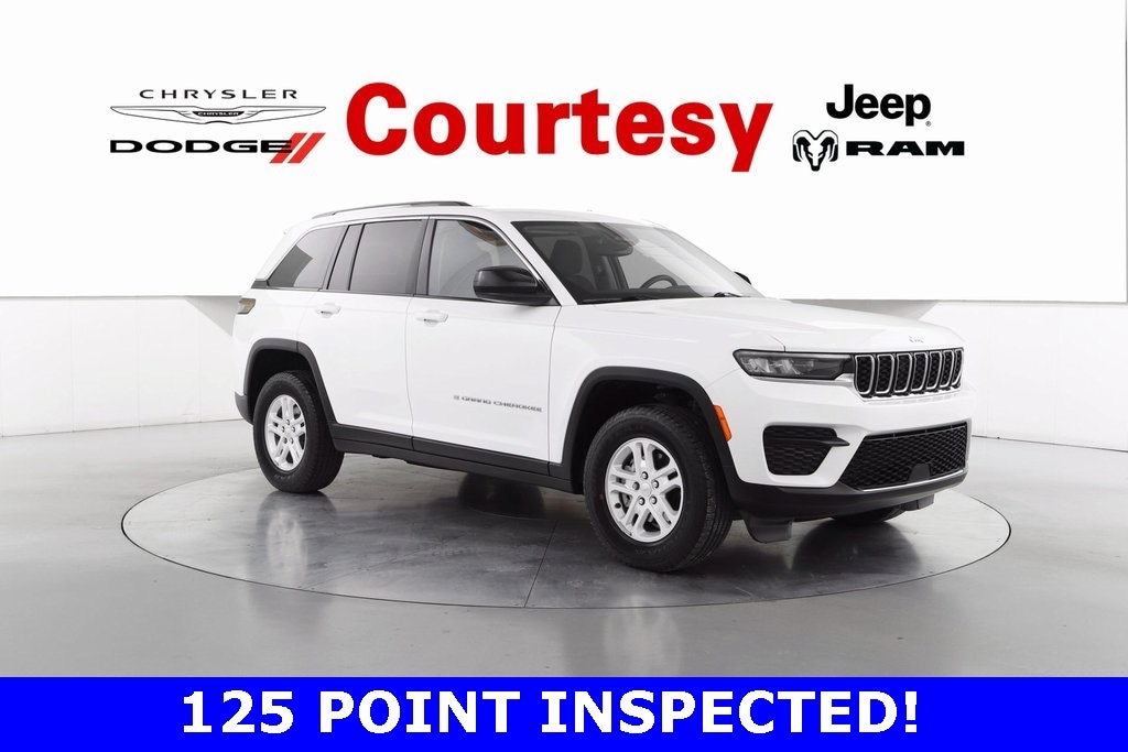 2022 Jeep Grand Cherokee Laredo's photo