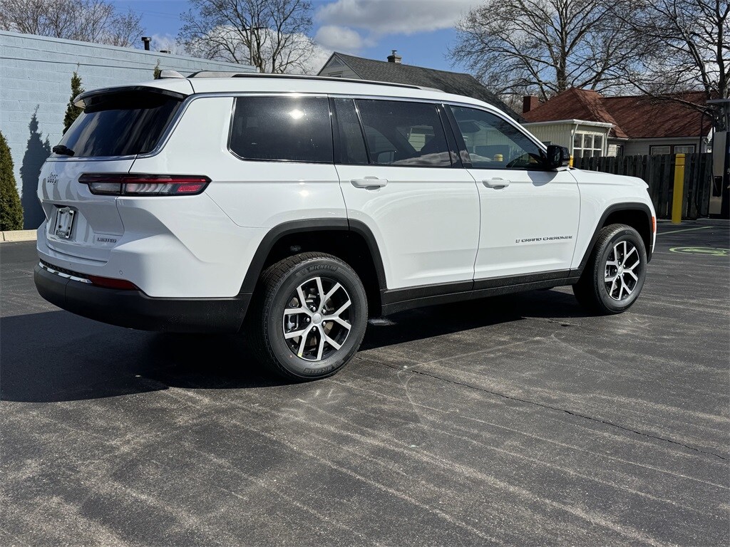 2025 Jeep Grand Cherokee Limited photo 4