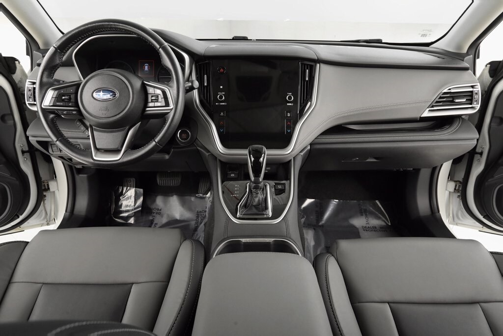 2021 Subaru Outback Onyx Edition XT photo 2
