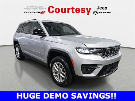 2025 Jeep Grand Cherokee LAREDO X 4X4 Sport Utility