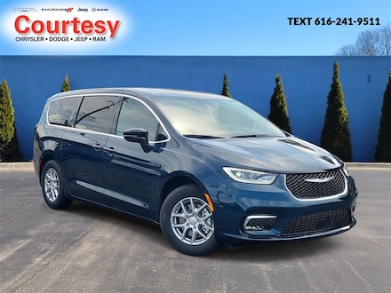 2025 Chrysler Pacifica SELECT Passenger Van