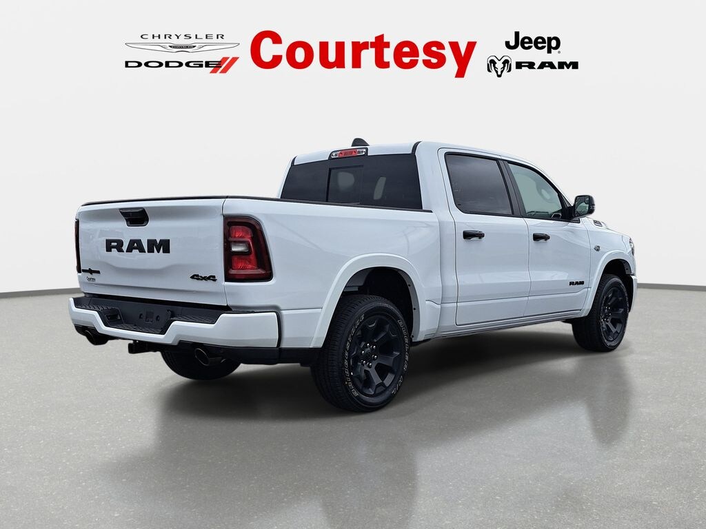 New 2026 Ram 1500 LONE STAR CREW CAB 4X4 5'7 BOX Pickup