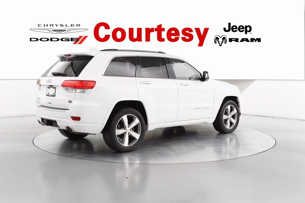 2016 Jeep Grand Cherokee Overland photo 2