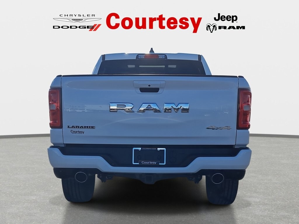 New 2026 Ram 1500 LARAMIE CREW CAB 4X4 5'7 BOX Pickup