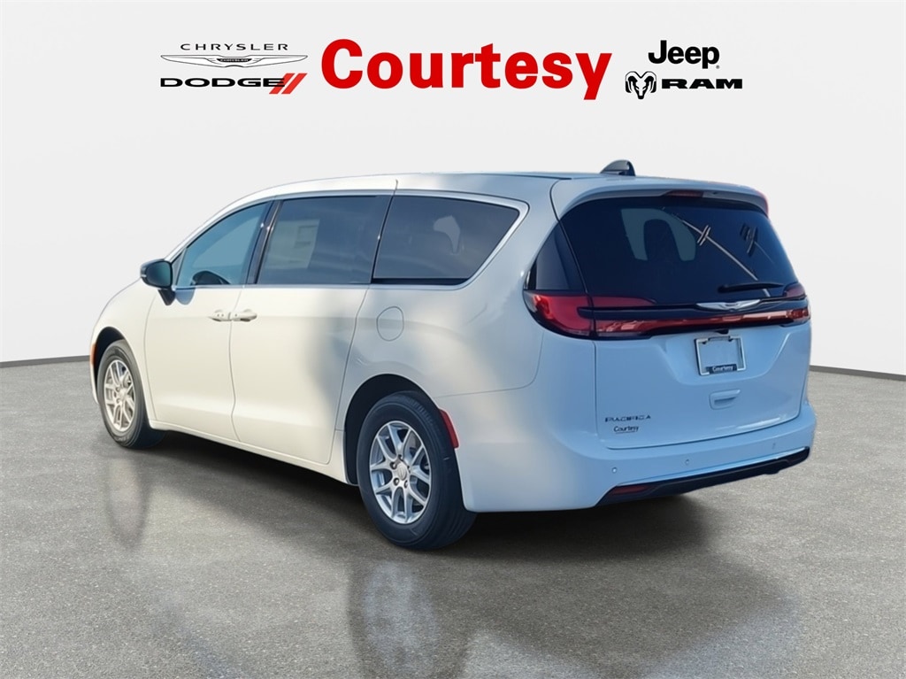 New 2026 Chrysler Pacifica SELECT Passenger Van