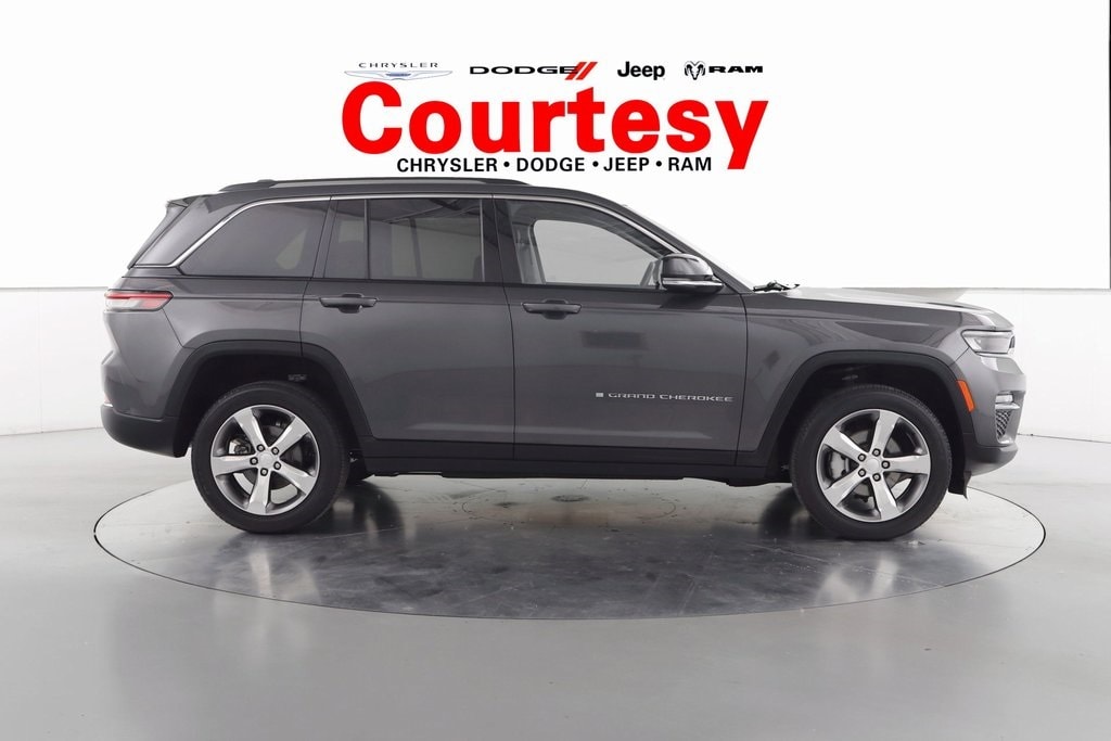 Used 2022 Jeep Grand Cherokee Limited with VIN 1C4RJHBG1N8624055 for sale in Grand Rapids, MI