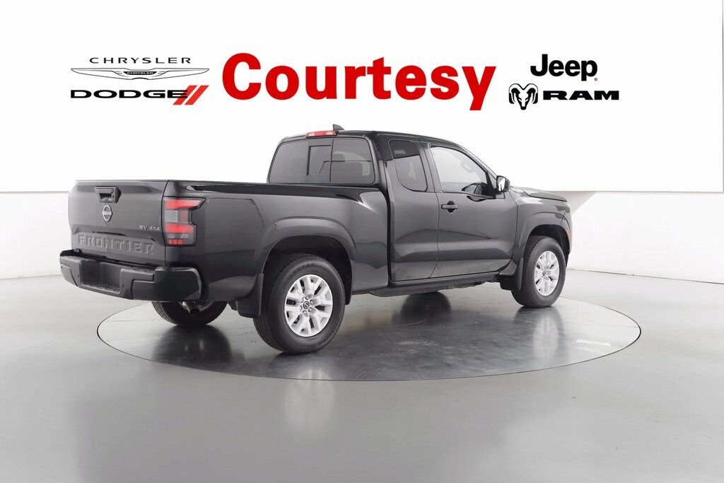2022 Nissan Frontier SV photo 4