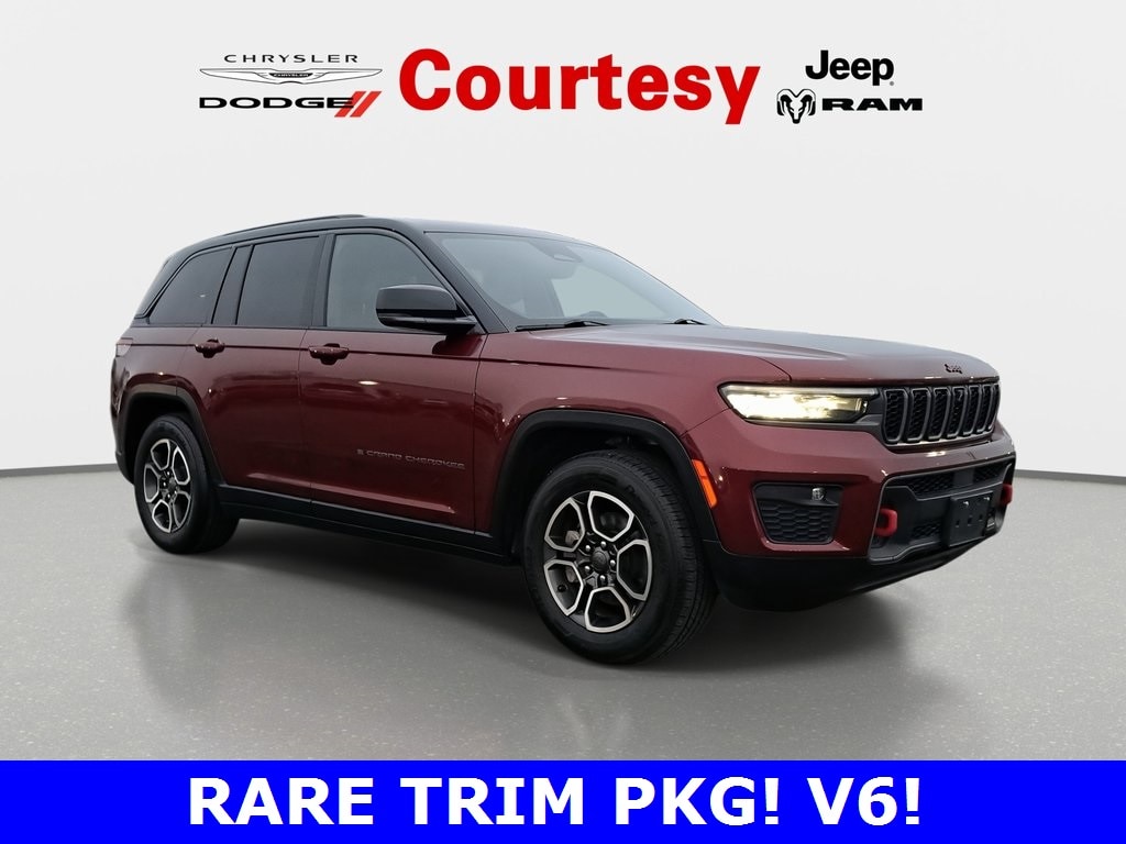 2022 Jeep Grand Cherokee Trailhawk's photo