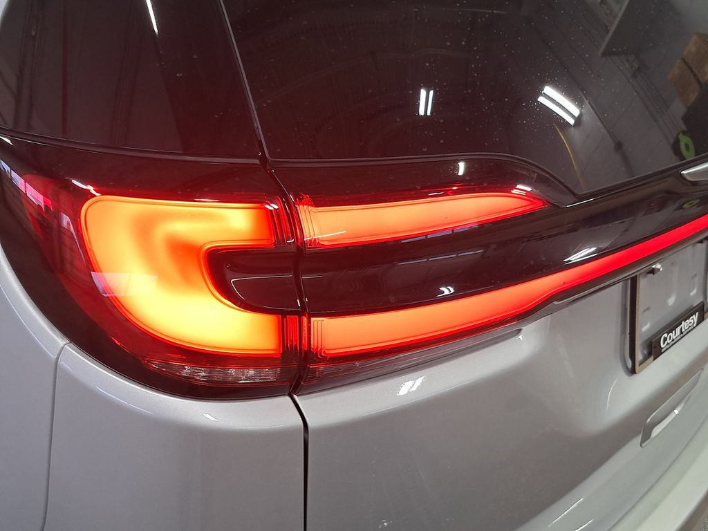 2026 Chrysler Pacifica Select - Photo 36