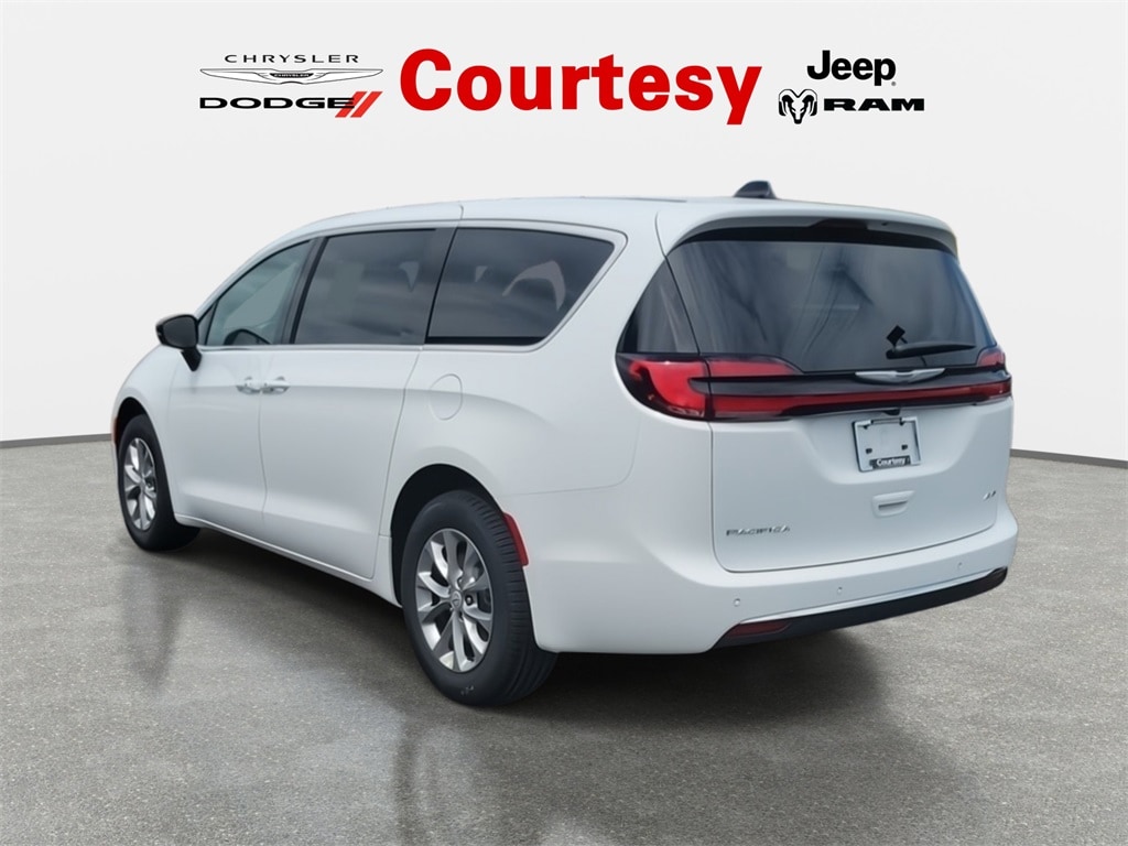 New 2026 Chrysler Pacifica SELECT AWD Passenger Van
