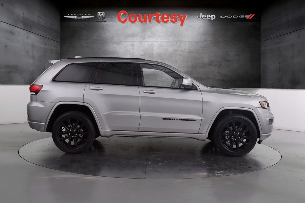 Used 2021 Jeep Grand Cherokee Laredo X with VIN 1C4RJFAGXMC561099 for sale in Grand Rapids, MI