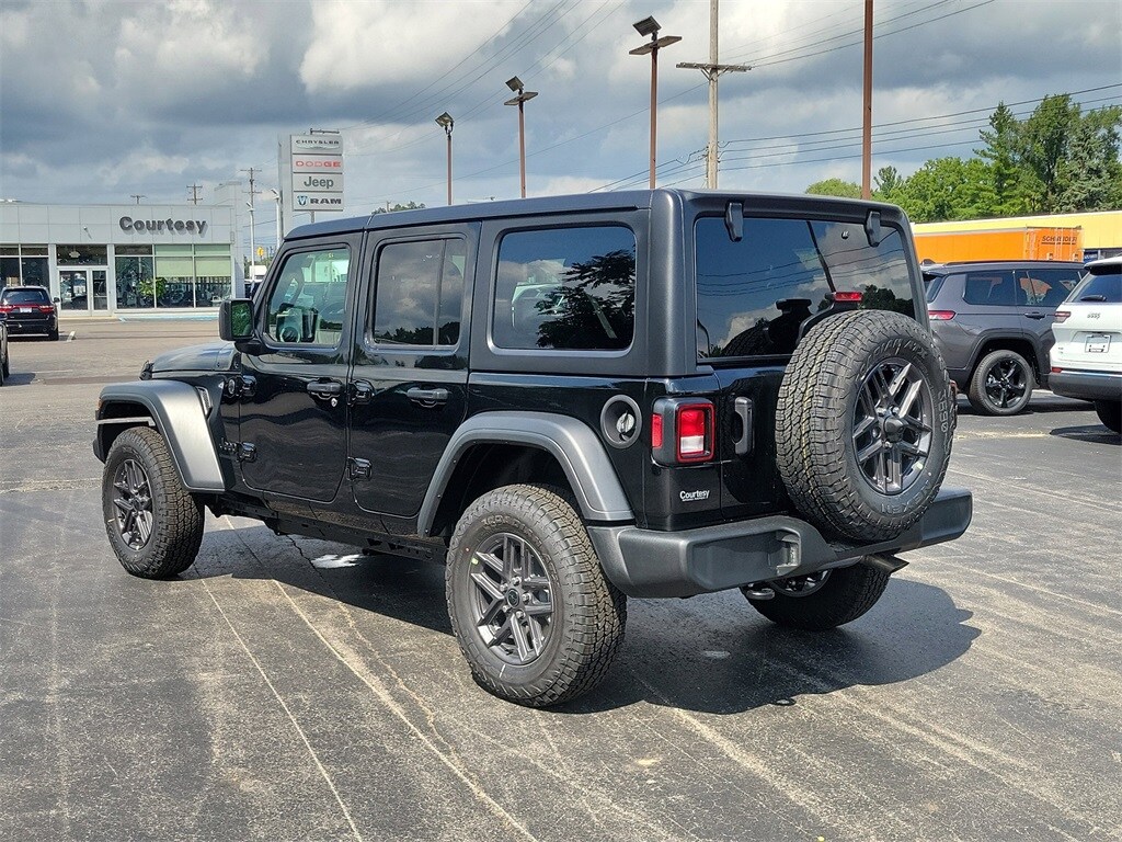 2025 Jeep Wrangler Sport S photo 3