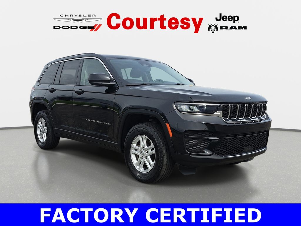 2023 Jeep Grand Cherokee Laredo 4x4's photo