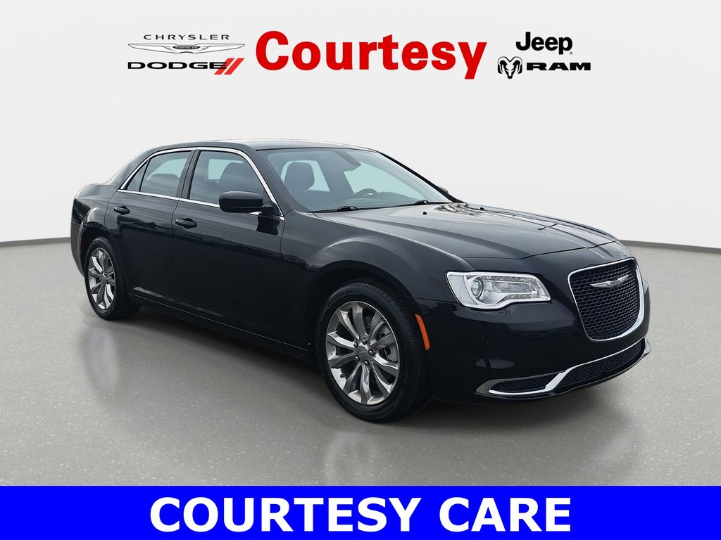 2022 Chrysler 300 Touring AWD's photo