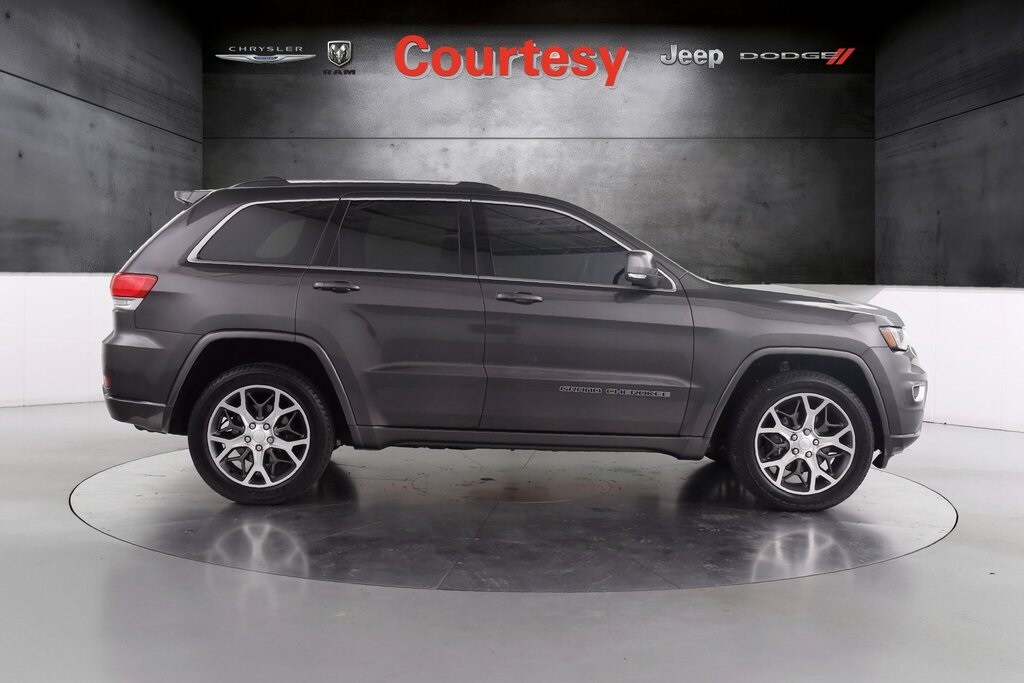 Used 2018 Jeep Grand Cherokee Limited Sterling Edition with VIN 1C4RJFBGXJC118543 for sale in Grand Rapids, MI