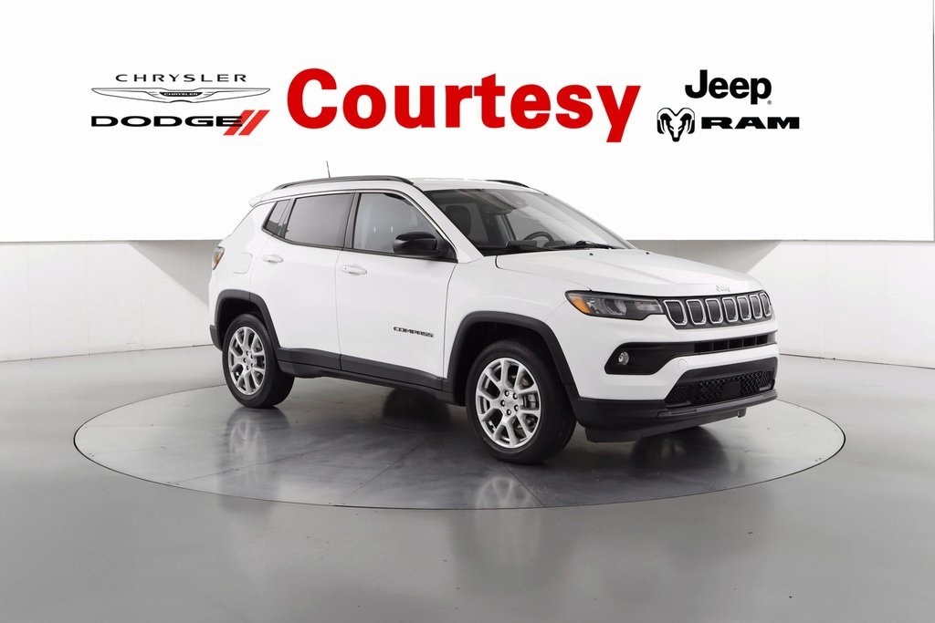 2022 Jeep Compass Latitude Lux's photo