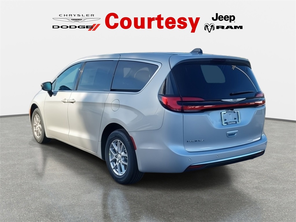 New 2026 Chrysler Pacifica SELECT Passenger Van