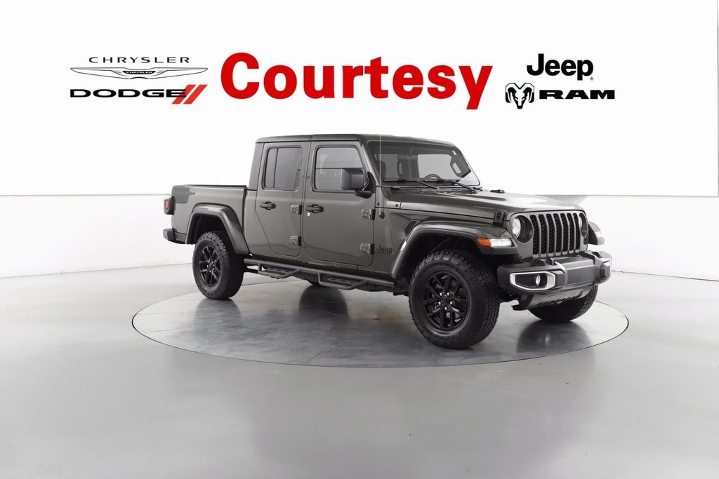 2021 Jeep Gladiator Sport S's photo