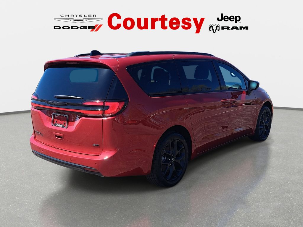 2026 Chrysler Pacifica Select - Photo 6