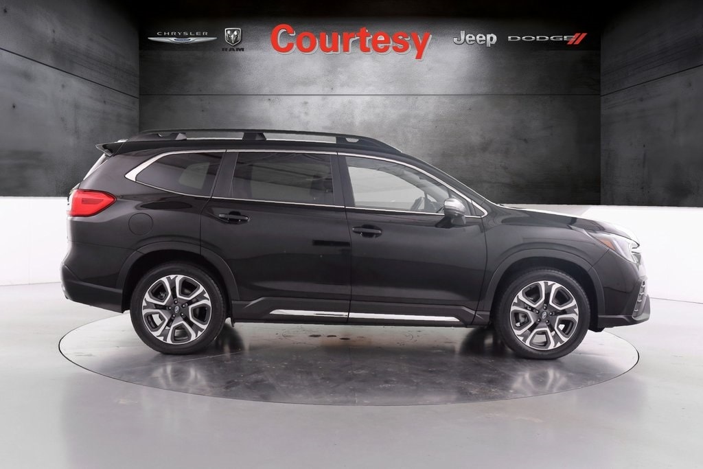 Used 2023 Subaru Ascent Limited with VIN 4S4WMAUDXP3423058 for sale in Grand Rapids, MI