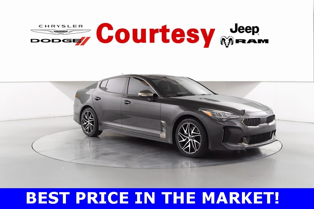 2022 Kia Stinger GT-Line's photo