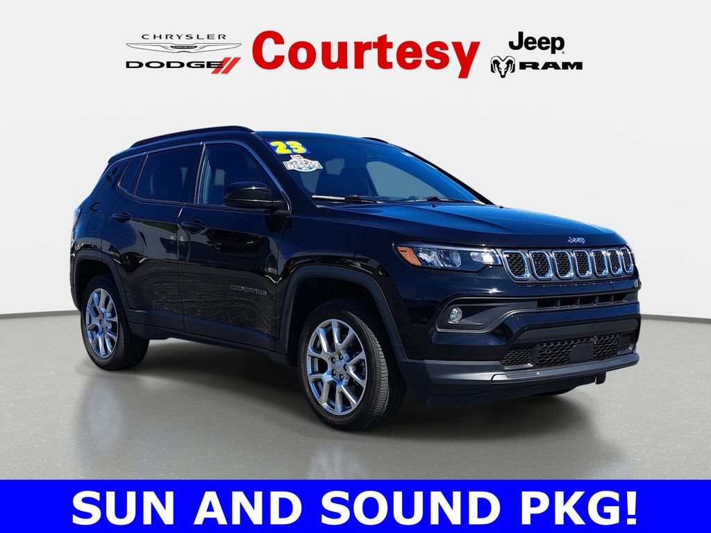 2023 Jeep Compass Latitude Lux 4X4's photo