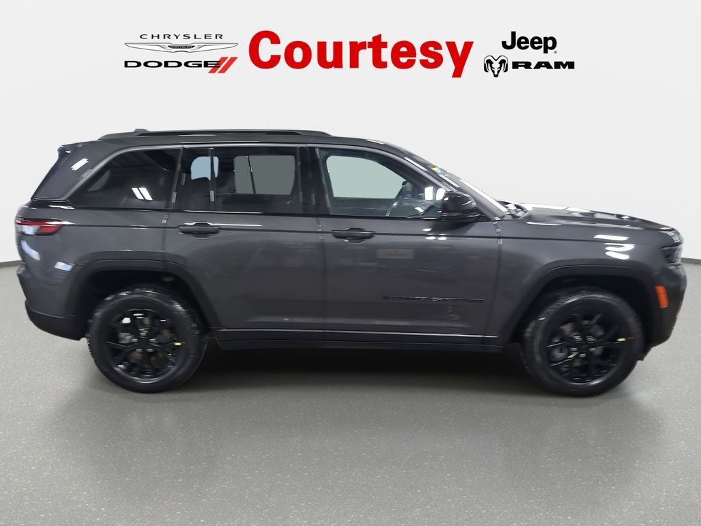 New 2026 Jeep Grand Cherokee LAREDO ALTITUDE 4X4 Sport Utility