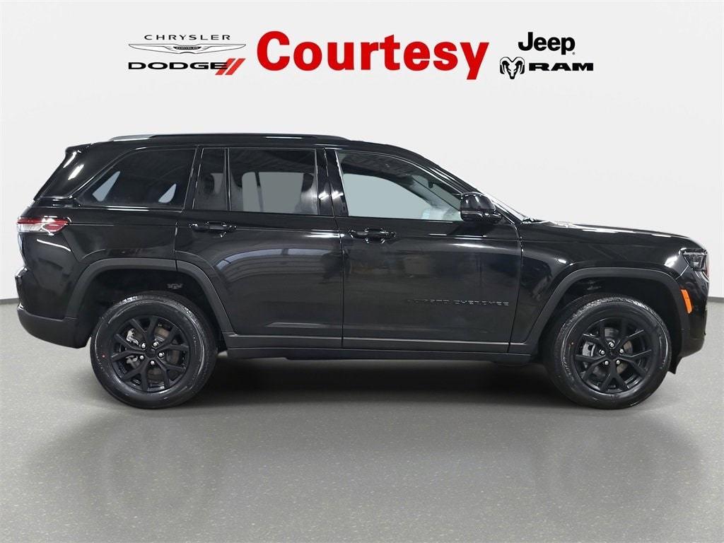 New 2025 Jeep Grand Cherokee ALTITUDE 4X4 Sport Utility