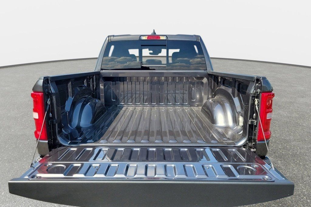 2026 RAM 1500 Laramie - Photo 9